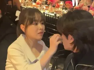 Park Bo Young and Park Hyung Sik, heart-fluttering skinship... are they even close enough to pluck out each other's eyelashes?