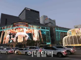 "Already Christmas illumination?"... Korea's three major department stores enter into Christmas illumination competition