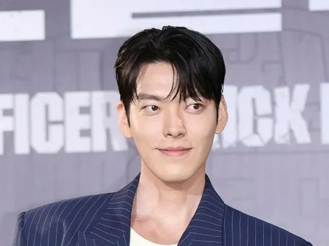 Actor Kim Woo Bin, who is "publicly dating Shin Min A," says, "I use a lot of heart emojis...I like to express myself"