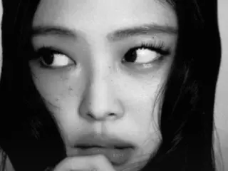 BLACKPINK's JENNIE looks just as beautiful in black and white... Showing off her elegant new profile photo