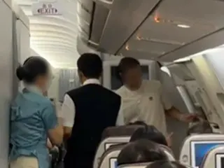 Foreigner causes trouble on Korean Air flight by "sitting in the flight attendant's seat"... The situation at the time = Korea