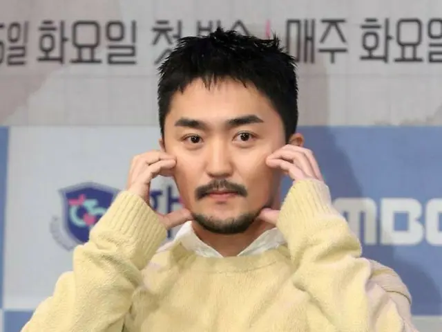 Talent Yoo Byung-jae, also known as a TV writer, has rumors of a love affair with an influencer... Agency says "It's difficult to confirm"