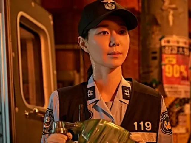 Lee YuYoung, now a mother, makes her big screen comeback in the film "Firefighter"