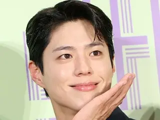 Park BoGum reveals heartwarming story... He took a photo for a fan traveling alone