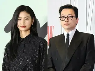 Actor Lee Dong Hwi was bragging to a taxi driver overseas about his then-girlfriend Jung Ho Yeon until three months ago... Even after breaking up after nine years, he still follows her on social media