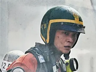 "Firefighter" starring JooWon is in second place in overall advance ticket sales ahead of its release tomorrow (4th)... Will it become a mainstay alongside "One Win"?