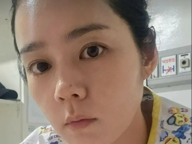 Actress Han GAIN hospitalized in hospital gown...is it because of her meeting with Kim Dongjun (ZE:A)?