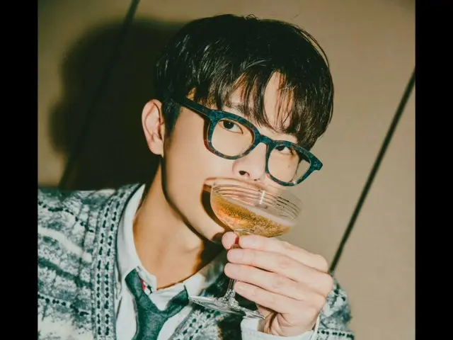 Seo In Gook shows off his stylish charm... Behind-the-scenes cuts from the commercial shoot revealed