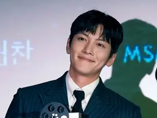 Ji Chang Wook wins Best Supporting Actor award at the 11th Korean Film Producers Association Awards for "Revolver"