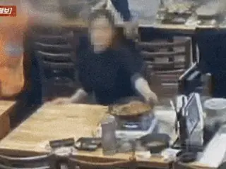 Woman fights with mother in restaurant and knocks over boiling pot (Korea)