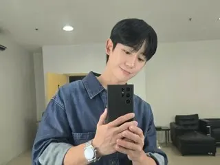 Jung HaeIn looks great in denim fashion... a refreshing look