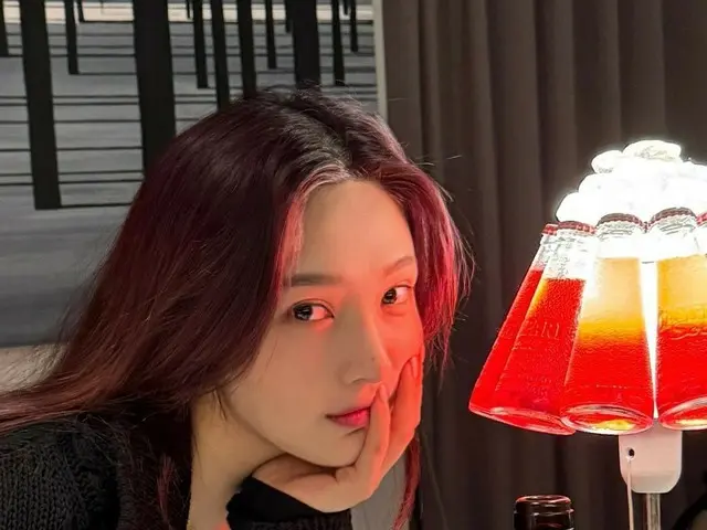 JOY (Red Velvet) releases photos of him on a Christmas date