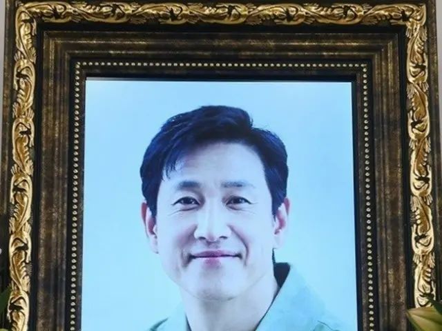 Actor Lee Seong Kyu (INFINITE), who passed away a year ago while the film industry was mourning his death... Today (27th) marks the first anniversary of his death.