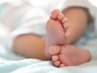 Mother throws 6-month-old daughter from 15th floor...it was due to marital dispute = Korea