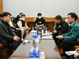 Acting Prime Minister Choi meets with bereaved families and expresses support following the passenger plane crash at Muan Airport in South Korea