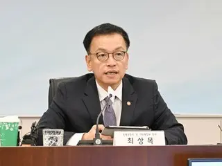 Acting President Choi Sang-mok "will not accept" the resignations of presidential aides