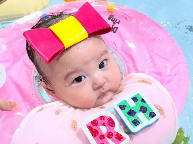 Lee Ji Hoon's wife Ayane's 140-day-old daughter is already swimming... a total genius?