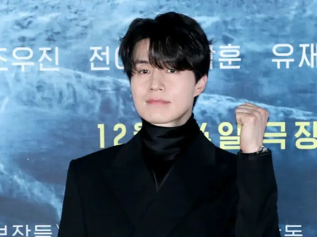 "Harbin" Lee Dong Wook joins the stage for the first time for New Year's greeting... Full-scale PR support begins