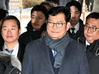 Song Young-gil arrested in court, sentenced to two years in prison for violating political funds law, not guilty of handing out cash (South Korea)