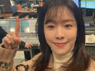 Actress Han JIMIN, a new year with a youthful look... Recent updates from the radio booth