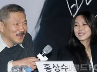 Adulterous actress Kim Min Hee and director Hong Sang Soo are about to give birth... What will become of their illegitimate child's family register?