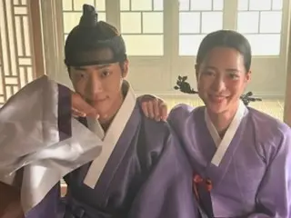 Is "real-life boyfriend" Lee Do Hyun jealous? Actor Choo Young Woo and actress Lim Ji Yeon reveal a friendly photo of the two together in "My Gudoku"