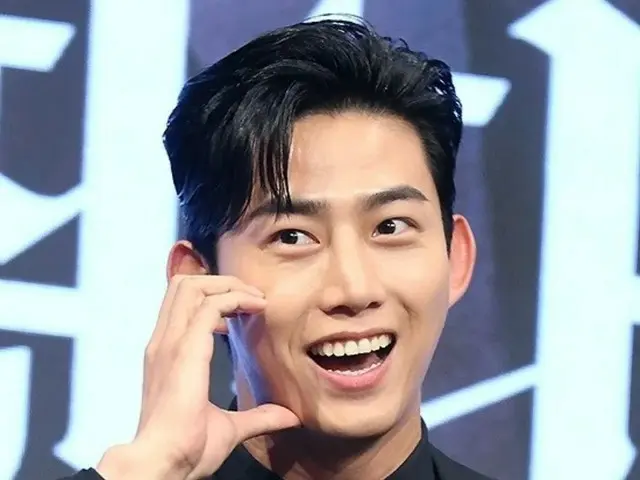 "I had no intention of exposing it" Taecyeon (2PM) spreads couple photos with girlfriend 4 years younger just before fan meeting... The company that leaked the photos has to apologize