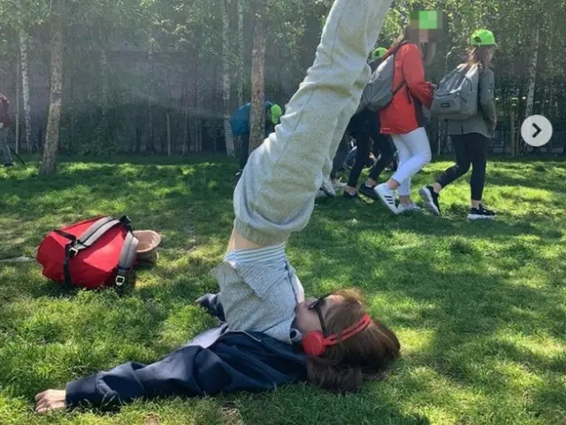 JIMIN (former AOA) demonstrates his extraordinary core strength