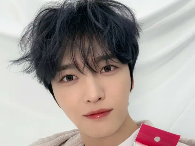 ジェジュン、ピンクもよく似合う