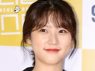 New eyewitness accounts of late Kim Sae Ron, a cafe worker, who was "sobbing" after reading a note that read "Apology for misunderstanding my financial difficulties"