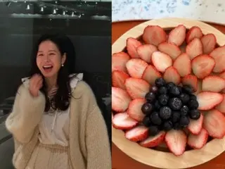 Actress Song Yeji-in beautifully plates fruit