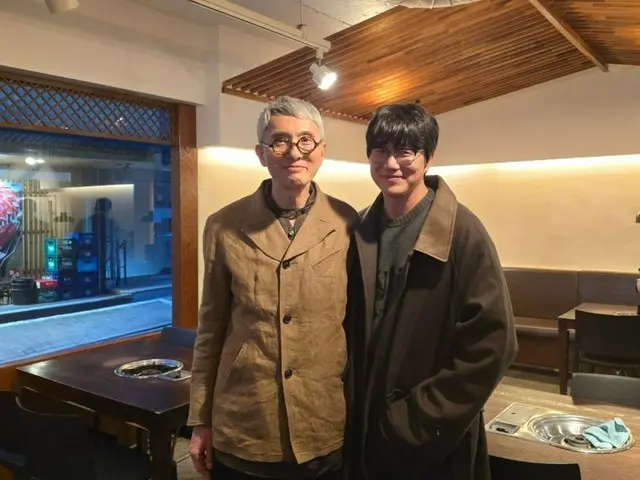 Sung Si Kyung, who has become a "successful otaku," releases a photo of himself with Yutaka Matsushige ahead of the release of "Neighboring Country's Gourmet"... "The more we're together, the more attractive I feel"