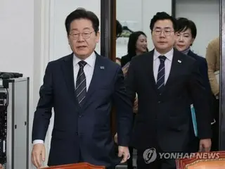 South Korea's largest opposition party leader considering requesting police for personal protection assassination plot?