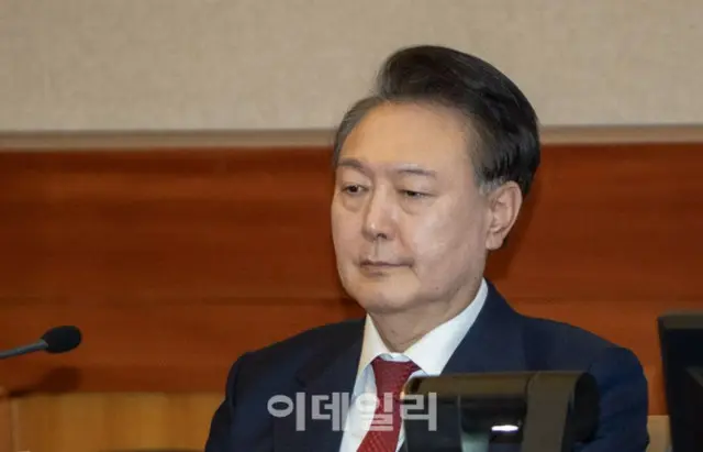 警察、大統領室・公館村を家宅捜索…尹元大統領に対する強制捜査が本格化＝韓国