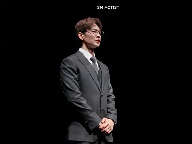SHINee's Minho captivates audiences with his passionate performance in the play "Rendezvous"... All performances sold out