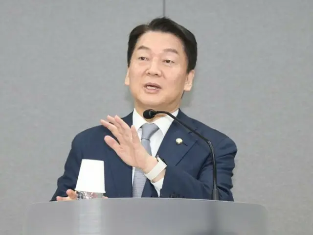 Candidates Kim Moon-soo, Ahn Cheol-soo, Han Dong-hoon, and Hong Jun-pyo advance to the second round of People Power's presidential primary elections (South Korea)