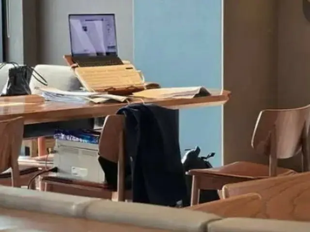 "Studying in a cafe" sparks controversy... Starbucks in Korea issues notice: "If you are away from your seat for more than 30 minutes, we will organize your seat"