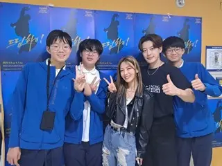 Song Il Kook can't post the latest updates on the triplets without permission... They've grown so fast they're over 180cm tall