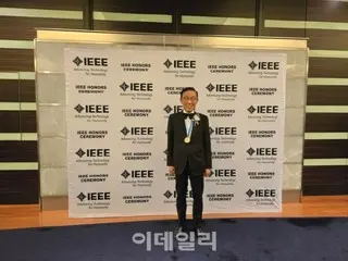 Advisor to Samsung Electronics, recipient of the IEEE Robert Noyce Medal