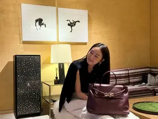 Actress Choi Ji Woo, the more elegant and playful she becomes as she ages, is "Princess Ji Woo"... overflowing with sophistication