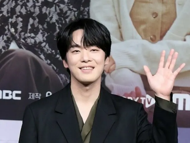 [Official] Actor Kim Jong Hyun signs exclusive contract with new management company Sisung... "Eating from the same pot" with actresses Shin Hye Sung and Cha Cheong Hwa