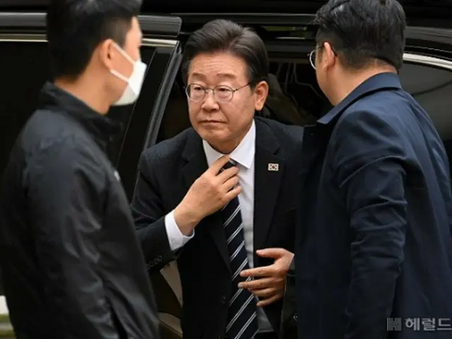 Democratic Party presidential candidate Lee Jae-myung says former Prime Minister Han Deok-soo's presidential run "is it appropriate to take a moment to reflect on myself?" (South Korea)