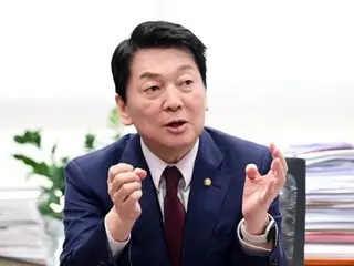 Ahn Cheol-soo, a member of the People's Power Party, said, "Candidate Kim Moon-soo must apologize to the people for the martial law and impeachment... Former President Yoon Seok-yeol should decide to leave the party" (South Korea)