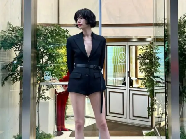 Nana (AFTERSCHOOL), with her full body tattoos removed, is left in awe of her slender 8-head body
