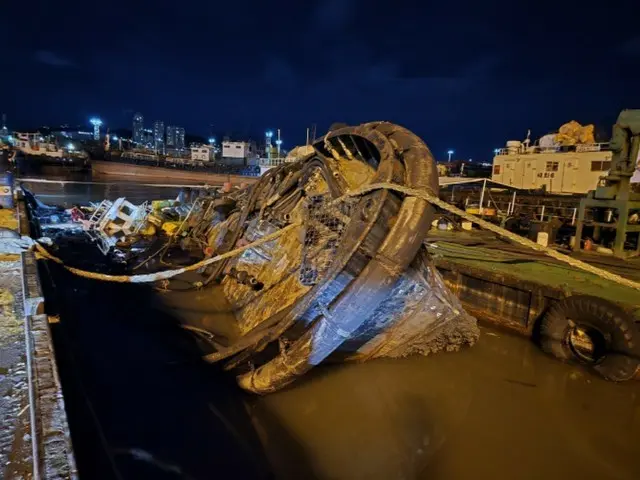 397 abandoned ships raise concerns about coastal and harbor pollution...South Korea's Maritime Police to conduct nationwide investigation
