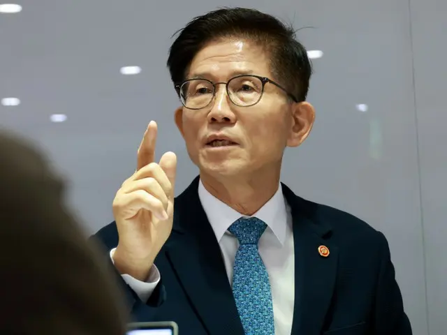 Candidate Kim Moon-soo strongly criticizes Lee Jae-myung, saying "a criminal has 'impeached' the Supreme Court chief justice" (South Korea)