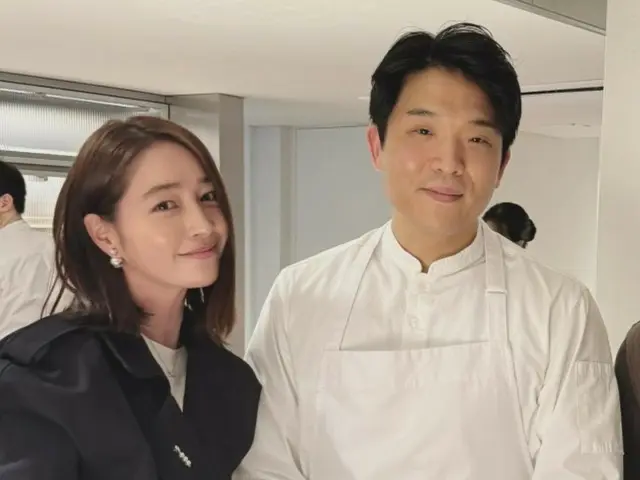 Actress Lee Min Jeongg crops her husband Lee Byung Hun!? "We took a photo together..."