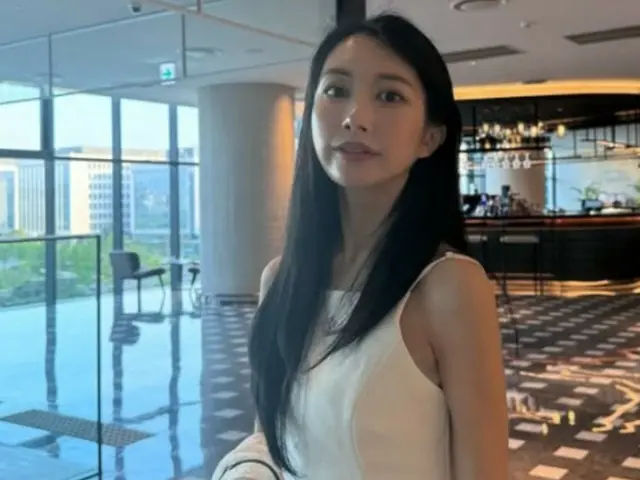 "Lee Ji Hoon's wife" Ayane, pure beauty with long straight hair... "There are days when I want to dress up"