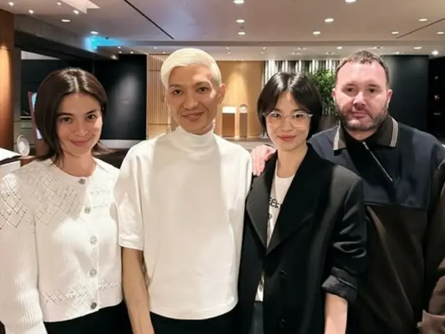 Song Hye Kyo, short hair and glasses... "national treasure goddess" is different after all