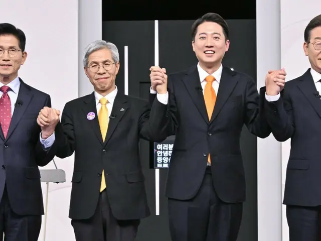The gap between Lee Jae-myung and Kim Moon-soo narrows to single digits - South Korean opinion poll
